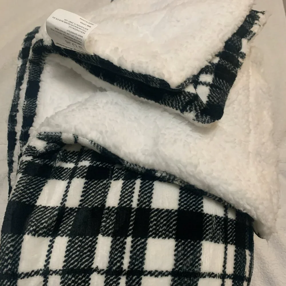 Tommy Bahama Plush Black White Plaid Flannel Sherpa Blanket 50 x 70